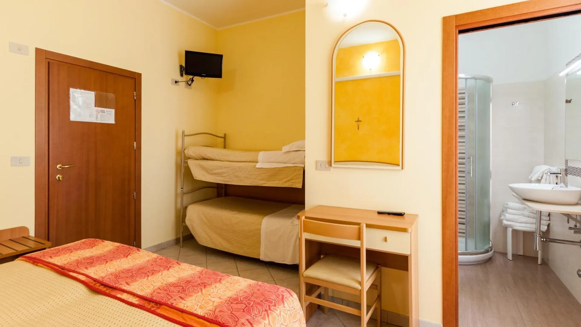 Hotel De La Ville Rimini 3*,