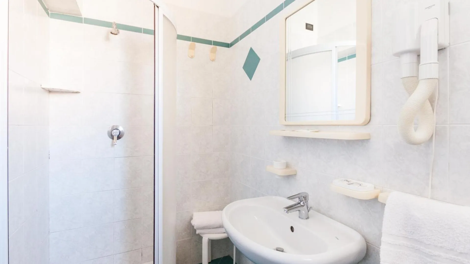Hotel De La Ville Rimini 3*,